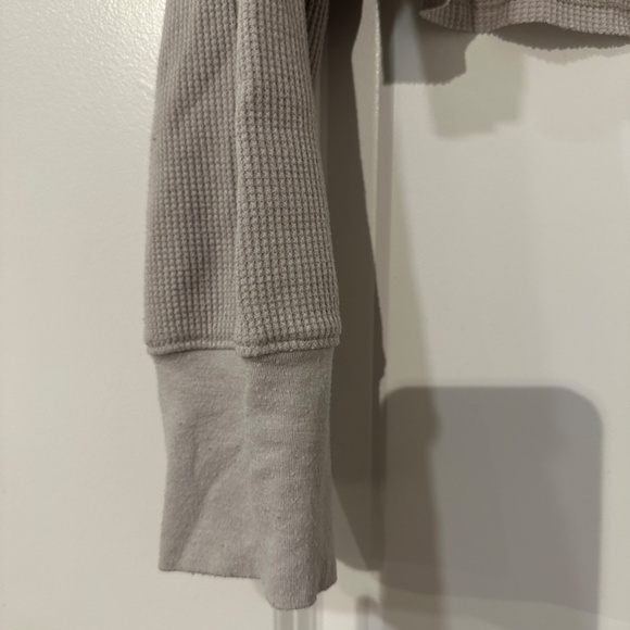 Em and Elle Long - Sleeve Crop Top - Picture 2 of 8